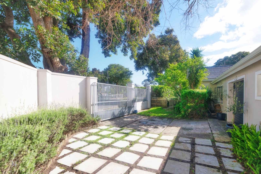 6 Bedroom Property for Sale in Northcliff Western Cape